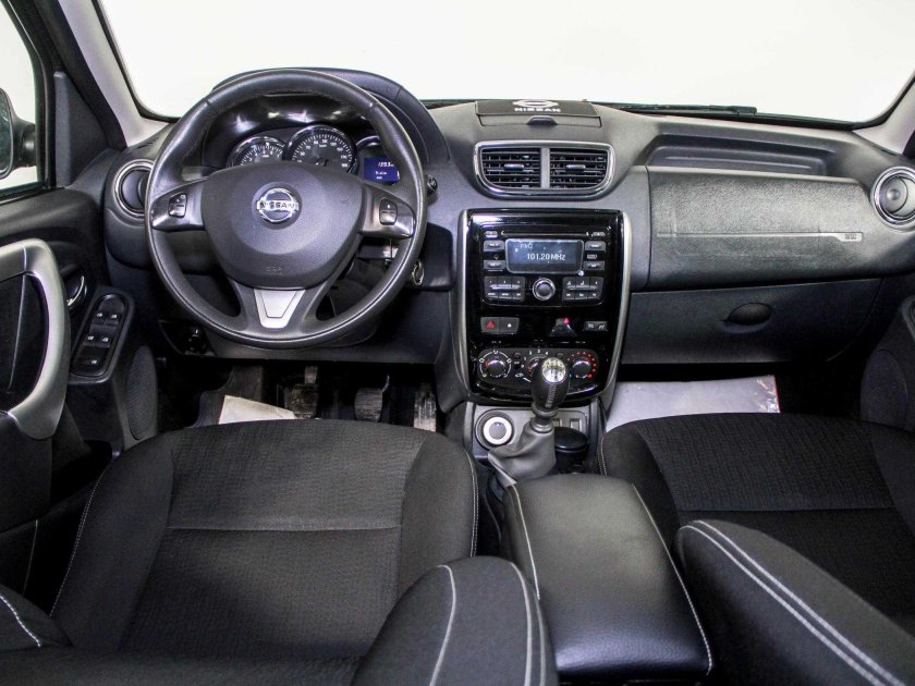 Nissan Terrano 2016 салон