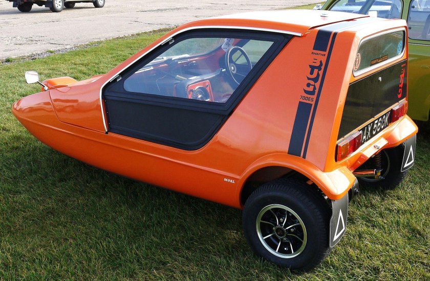 Автомобиль Bond Bug 700e