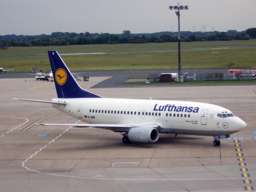 Boeing 737-500