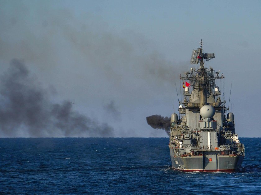 Флагман Черноморского флота крейсер Москва