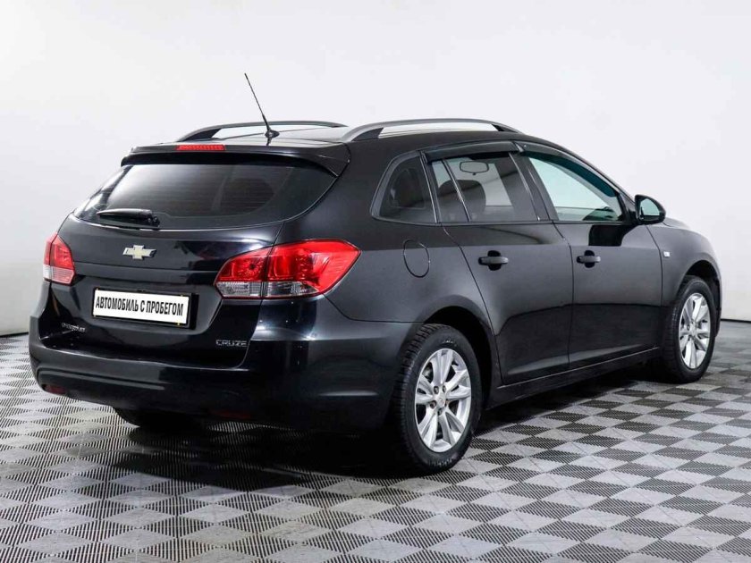 Шевроле Круз универсал черный