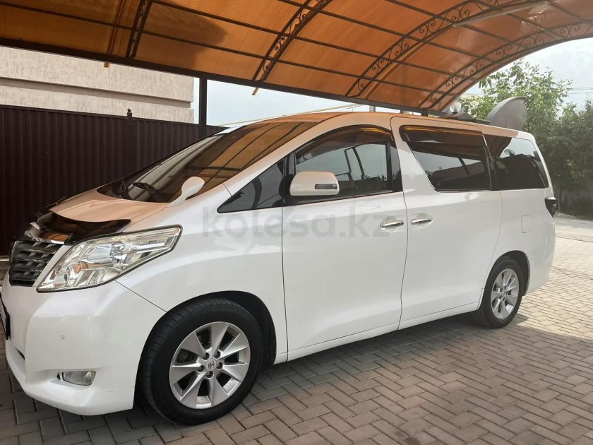 Тойота альфард 2010 г. стекло на фару