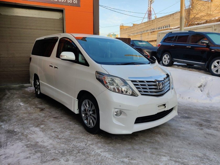 Тойота альфард 2013 года