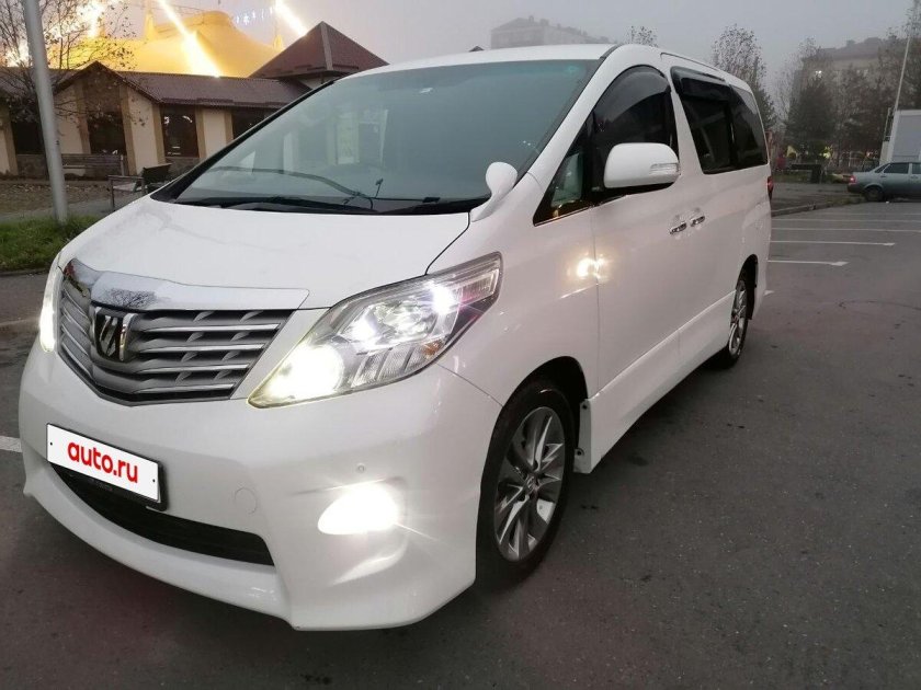 Toyota alphard ii
