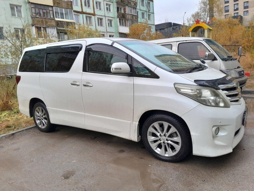 Тойота альфард белый