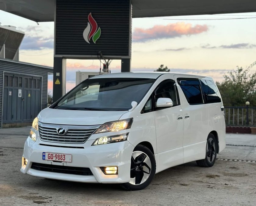 Альфард 2010 года