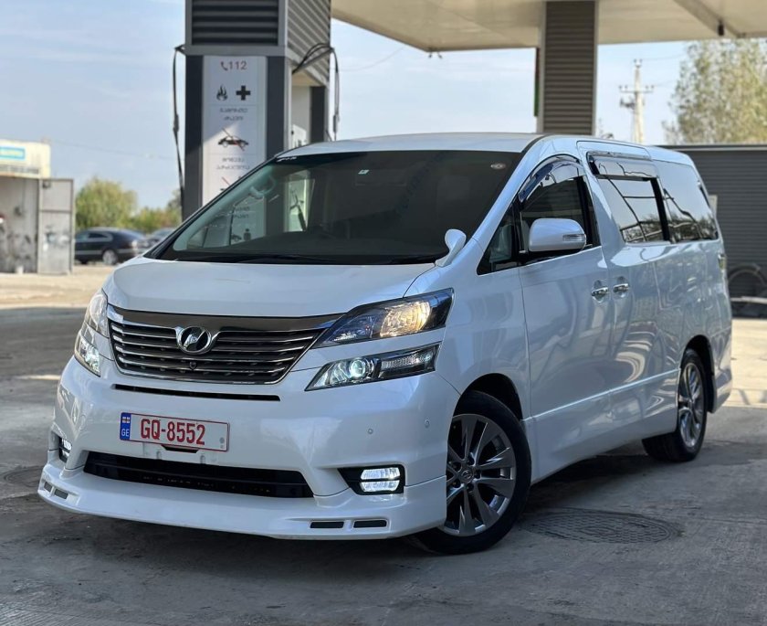 Toyota Alphard 2010