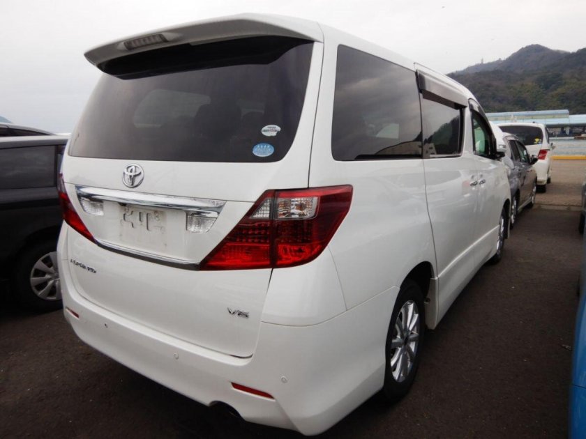 Toyota Alphard 2010
