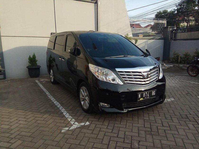 Toyota Alphard 2010