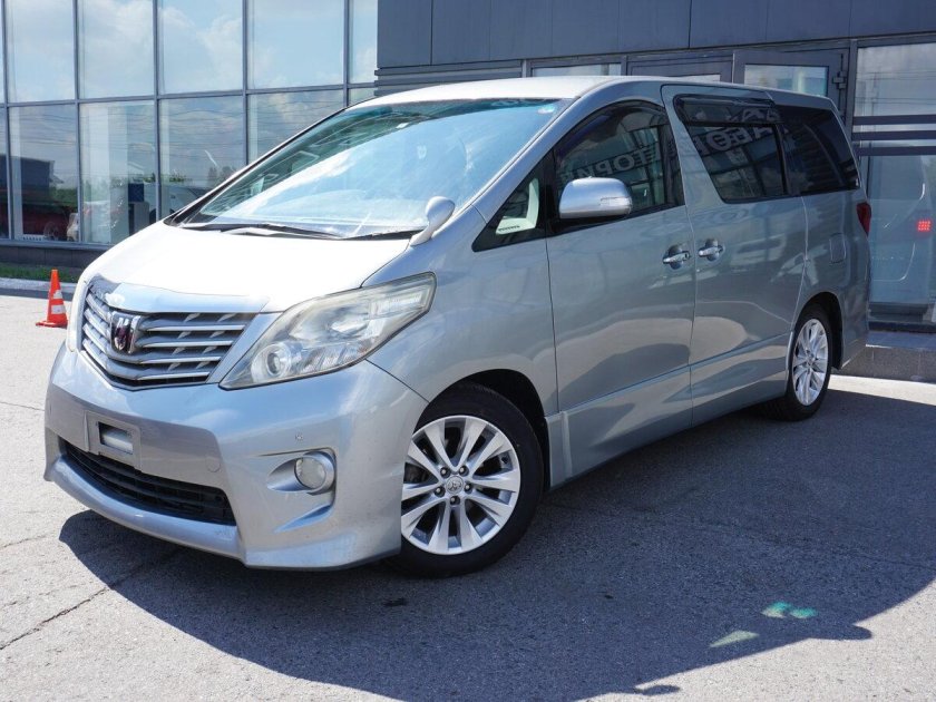Toyota Alphard 2010 года