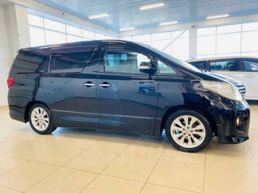 Toyota Alphard 2010