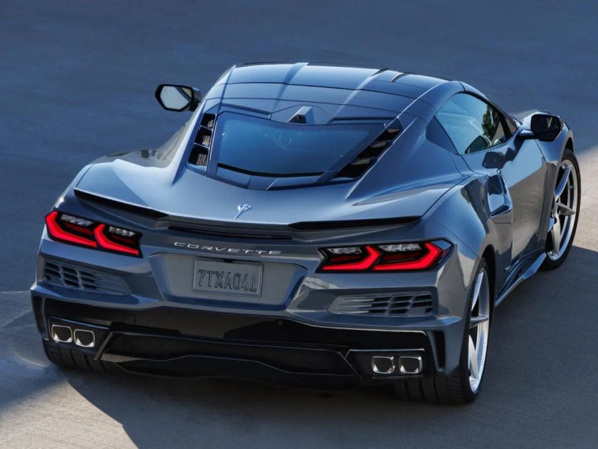 Chevrolet Corvette e-ray 2024
