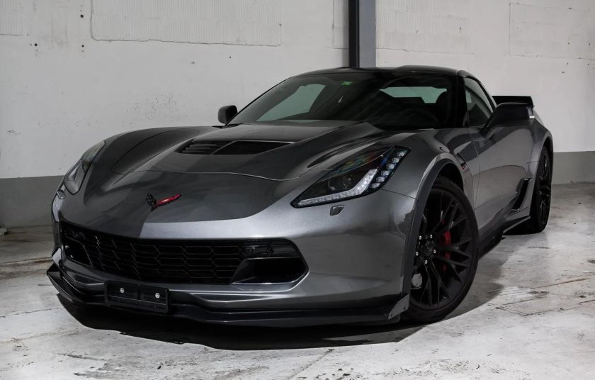 Chevrolet Corvette черный