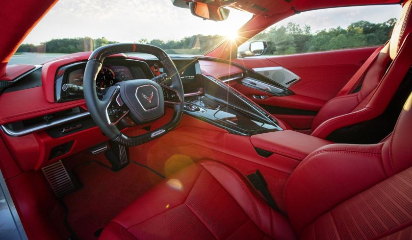Chevrolet Corvette 2022 салон