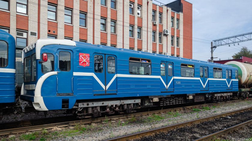 Вагон метро спб