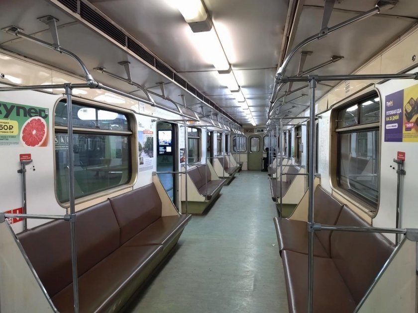 Метро вагон