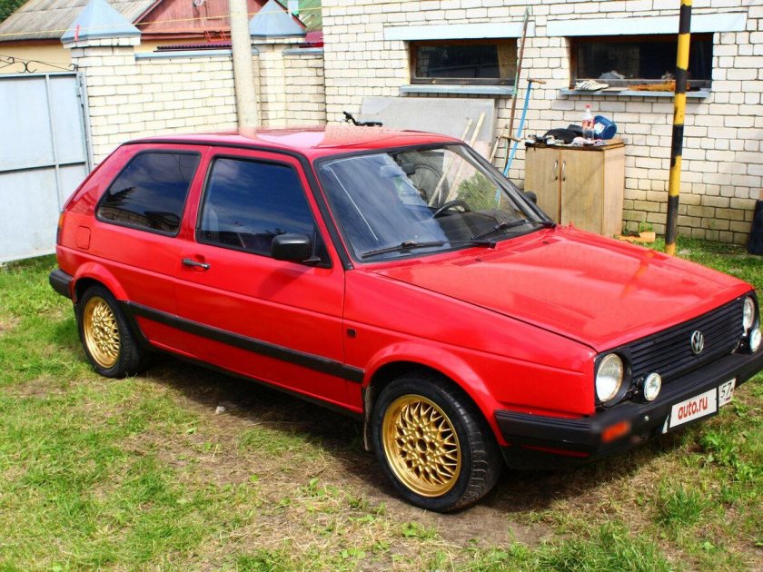 Volkswagen Golf 2 Red