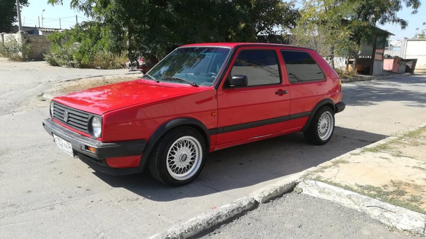 Фольксваген гольф красный 1990