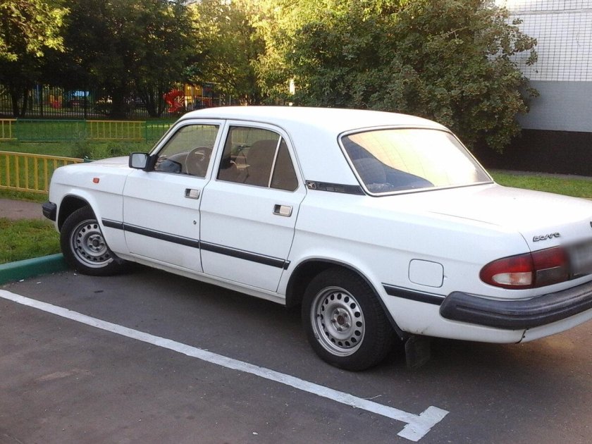 Волга ГАЗ 3110 белая