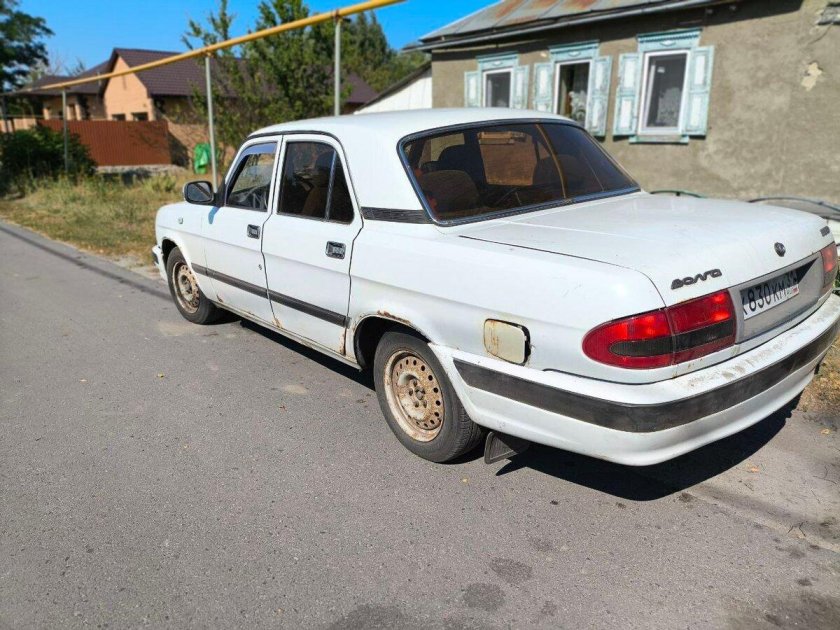 Волга газ 3110 белая