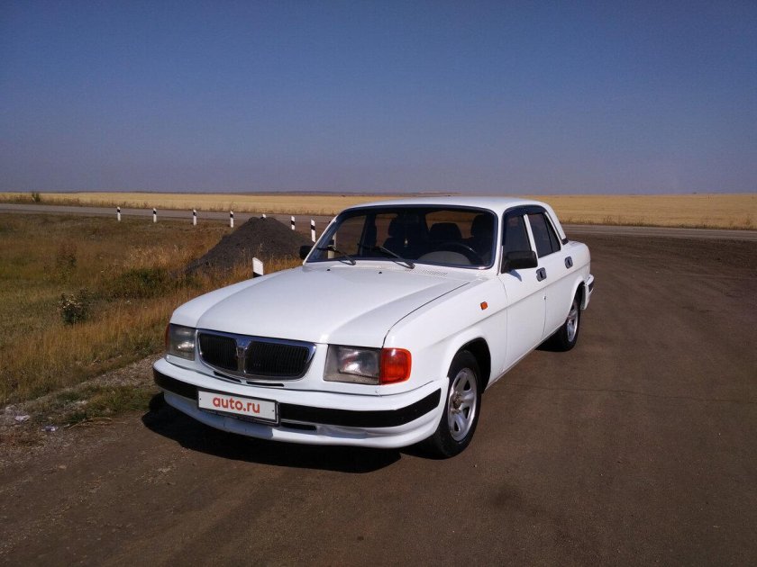 Волга ГАЗ 3110 белая