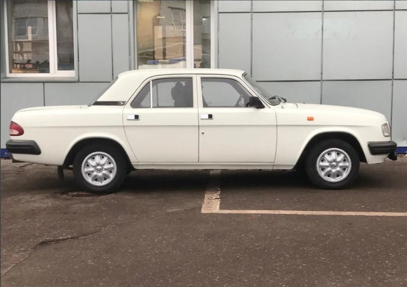 ГАЗ 31105 белая