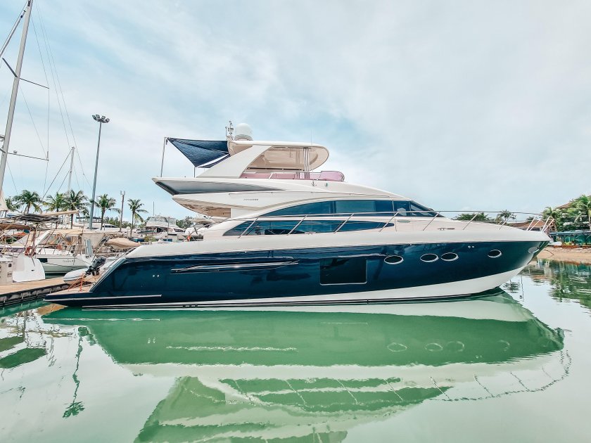 Яхта принцесс y85