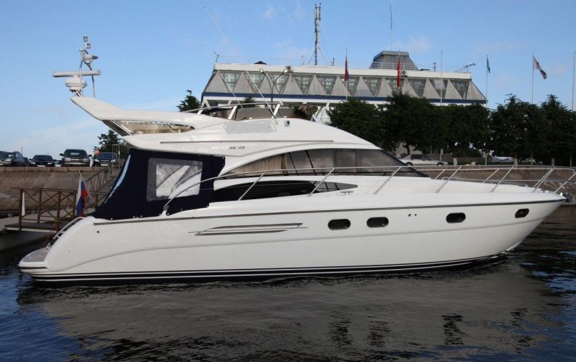 Princess 42 яхта