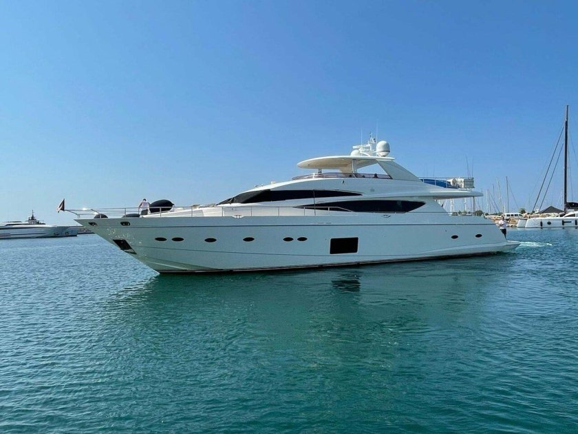 Яхта принцесс 98