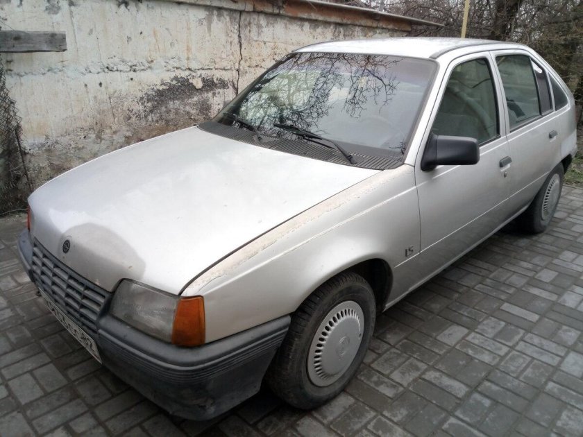 Опель кадет 1985