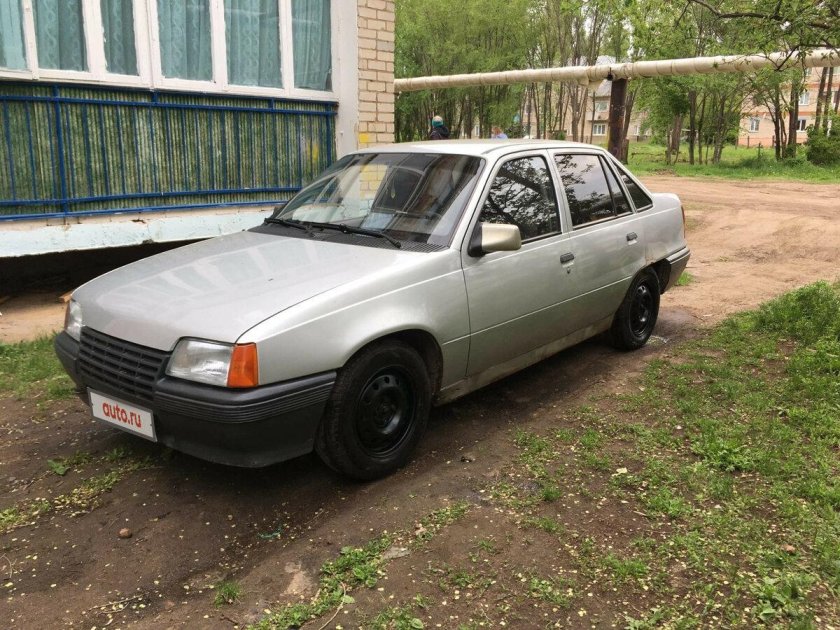Опель Кадетт 1986 седан