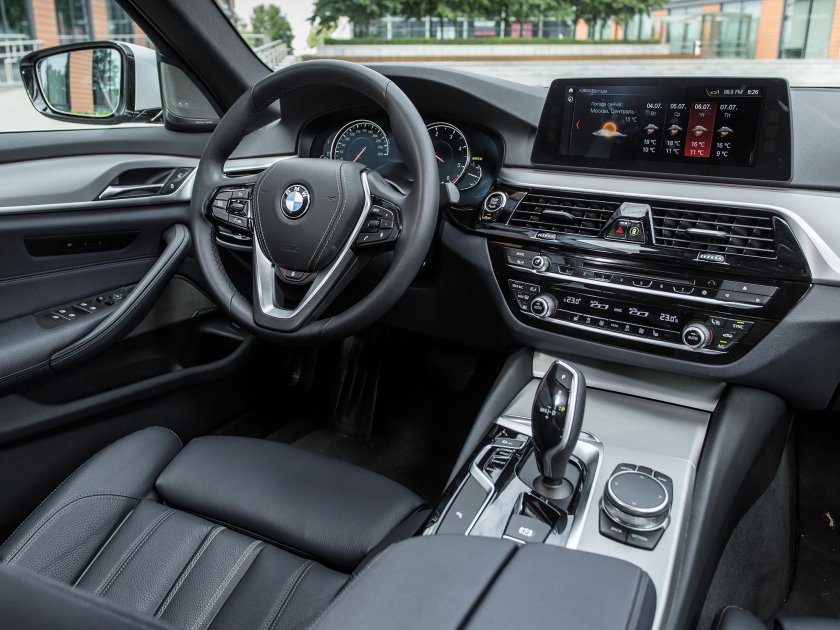 BMW 520d XDRIVE салон