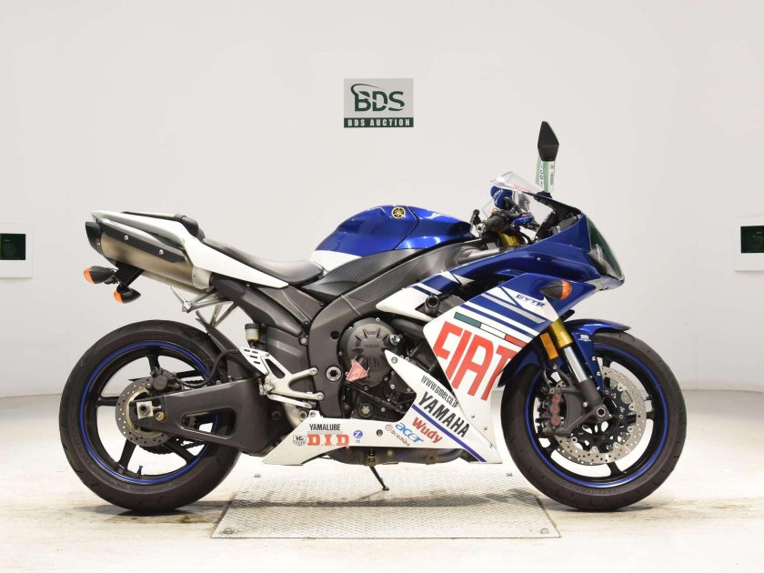 Yamaha r1