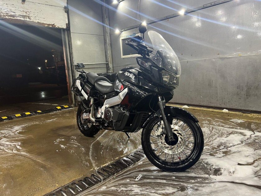 Мотоцикл Aprilia ETV 1000