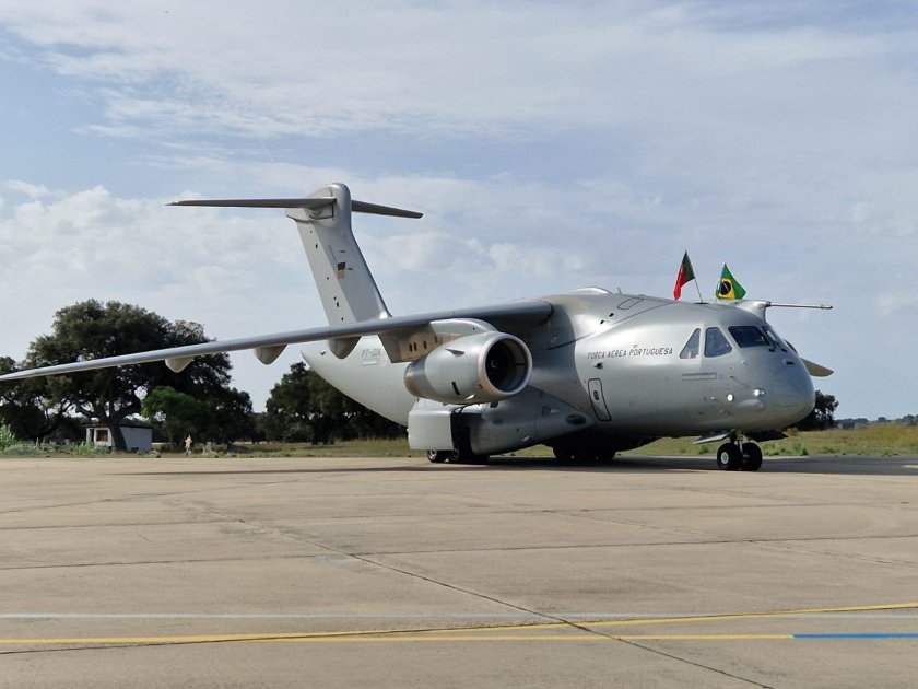 Самолет Embraer Kc-390