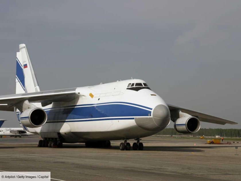 АН-124-100 транспортный самолёт