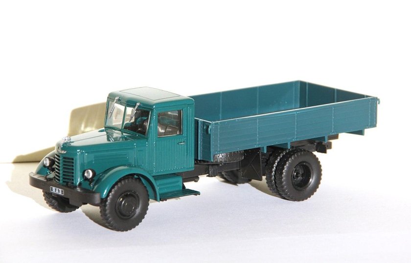 ЯАЗ 200 моделька с оранжевой кабиной