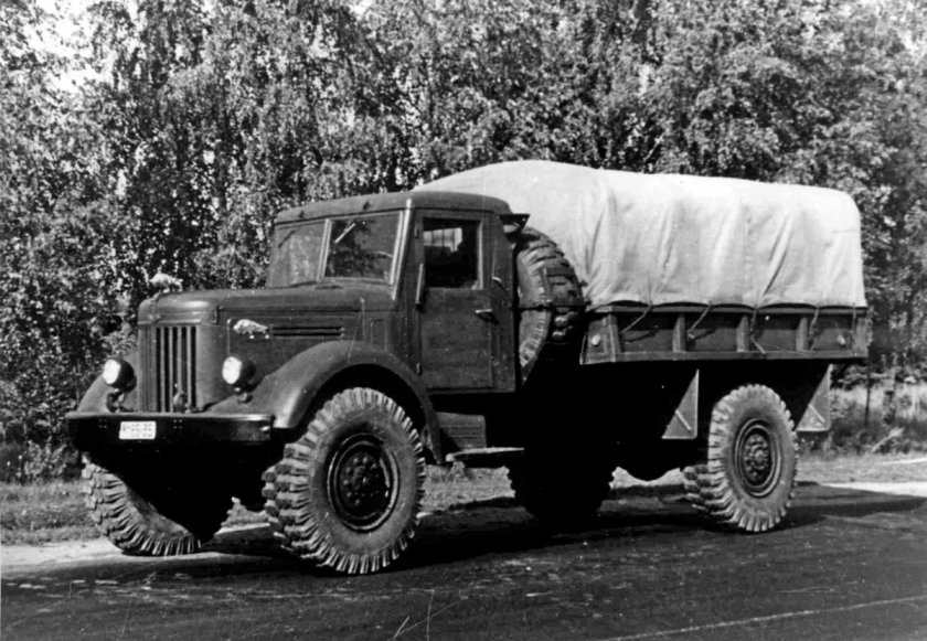 МАЗ 200 армейский