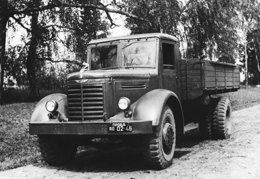 ЯАЗ 200 тягач