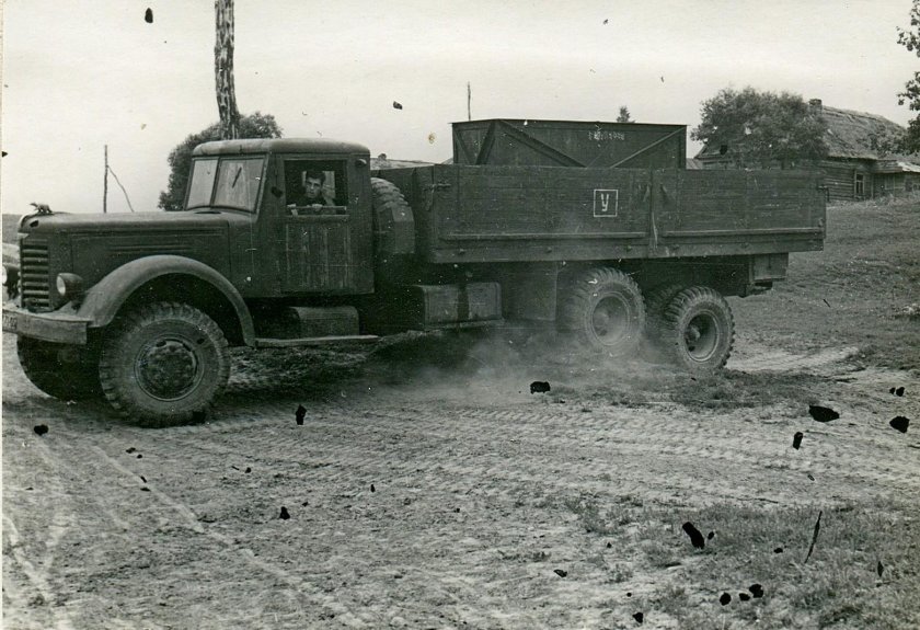 Яаз-210г балластный тягач