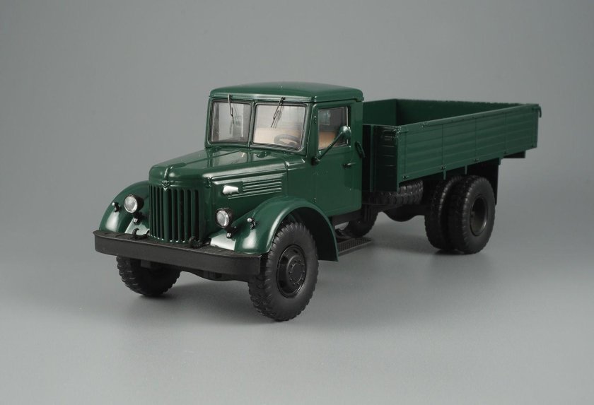 Коллекционная модель МАЗ-200