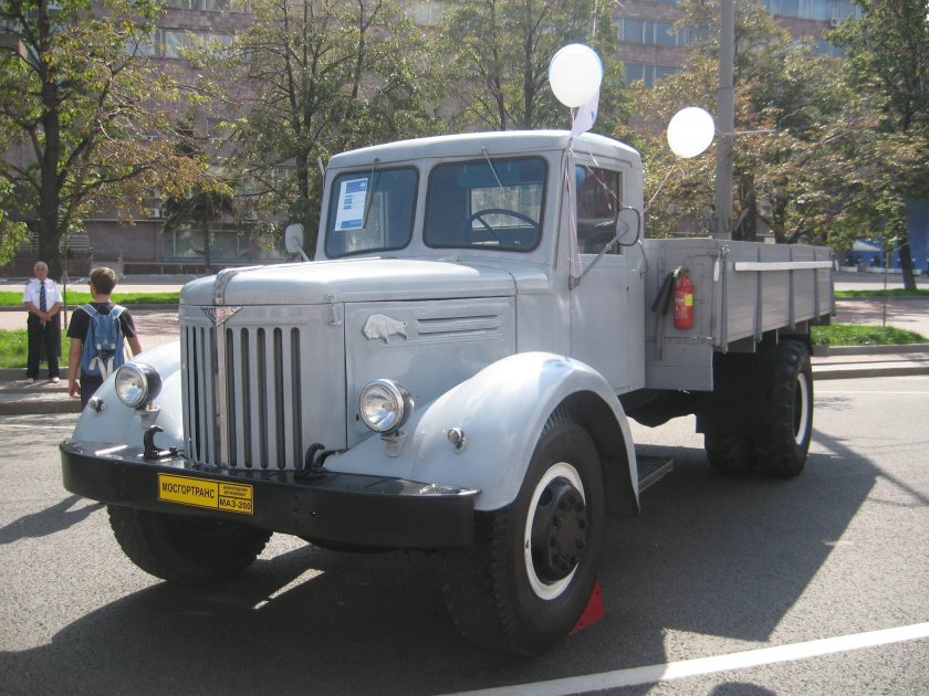 МАЗ 200