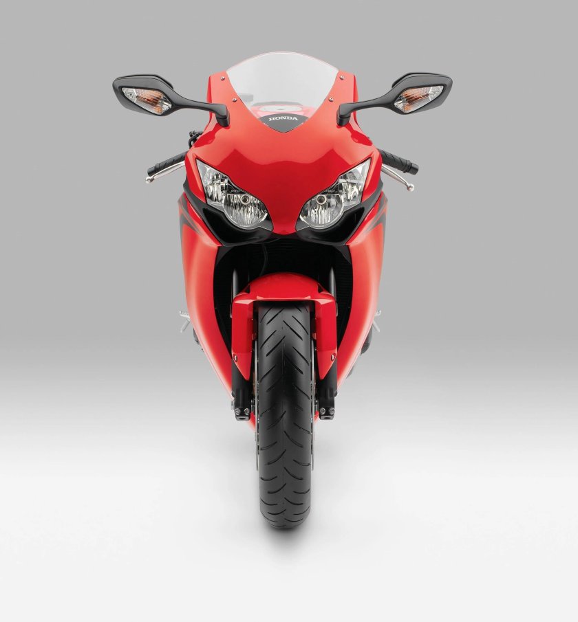 Мотоцикл Хонда спереди