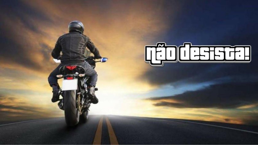 Мотоцикл на дороге