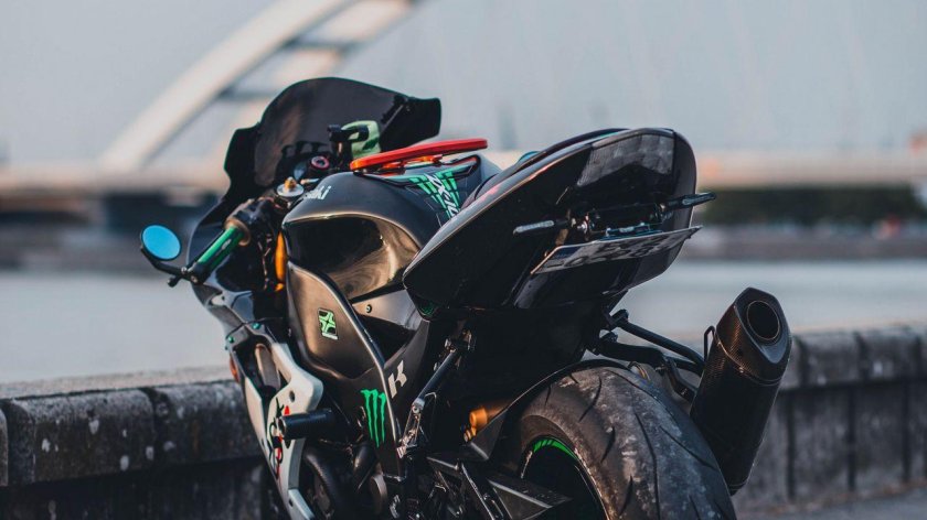 Обои 1900x1080 Kawasaki z800