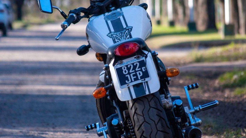 Мотоцикл сзади