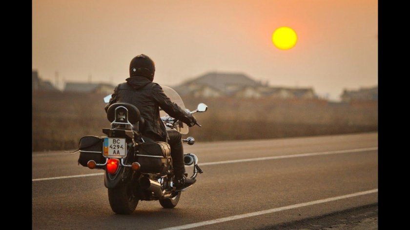 Мотоцикл на закате