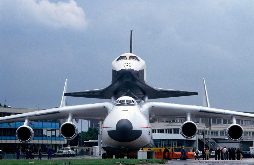 Мрия АН-225 Буран