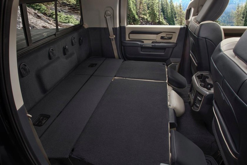 Dodge Ram 3500 салон