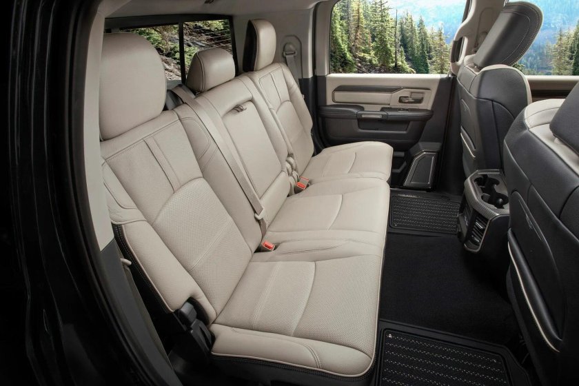 Dodge Ram 3500 Mega Cab 2019